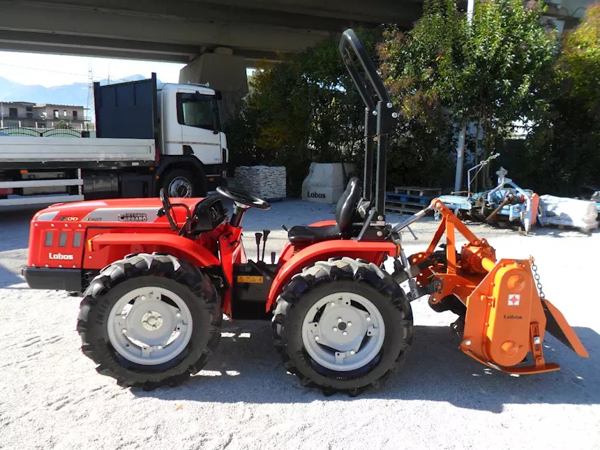 5750c33f-97ca-4b0e-9927-e8d9f0bc8c65 Tractor Antonio Carraro Tigre 3200 - Imagen 1