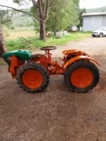 Tractor articulado Pasquali 910 con tracción a las cuatro ruedas, arado y cultivador. - Imagen 5