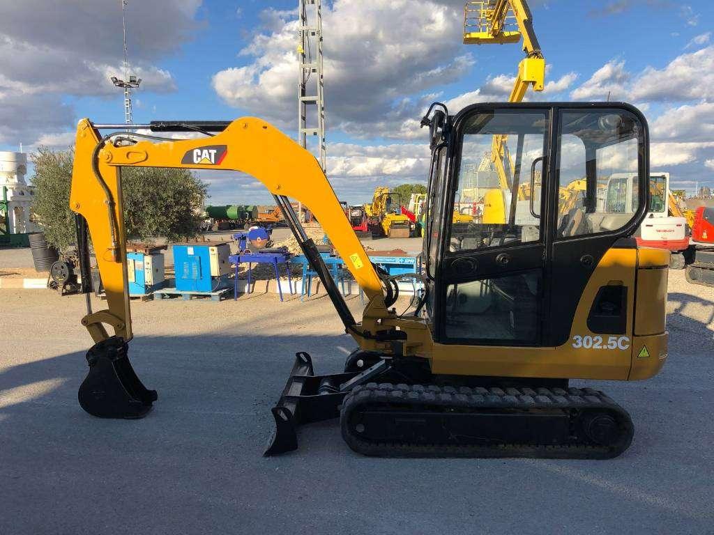 CATERPILLAR-302.5.jpg CATERPILLAR 302.5 - Imagen 1