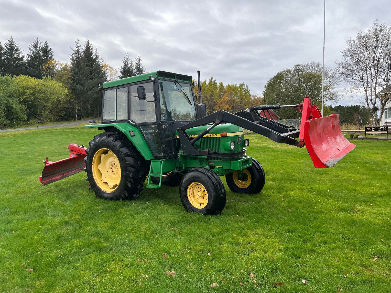 John-Deere-2130-3.jpg John Deere 2130 - Imagen 1