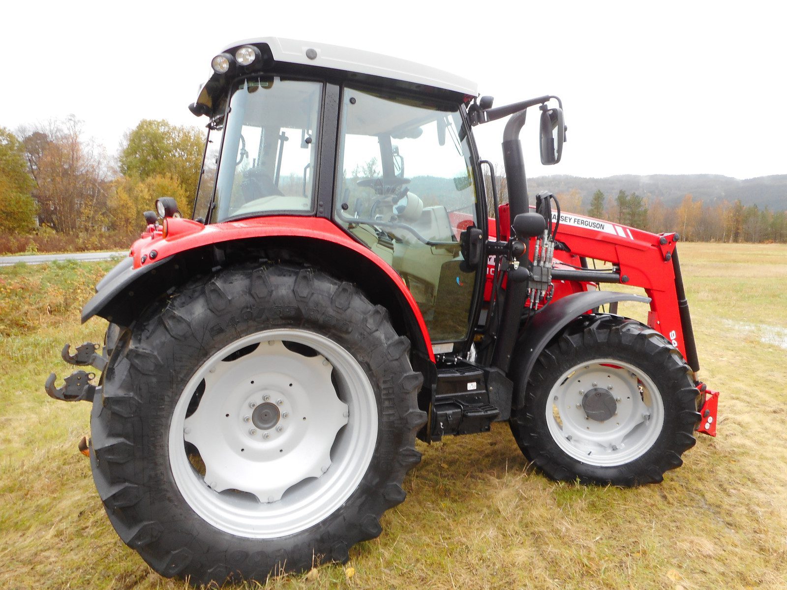 Massey-Ferguson-5610-Dyna4-5.jpg Massey Ferguson 5610 Dyna4 - Imagen 1