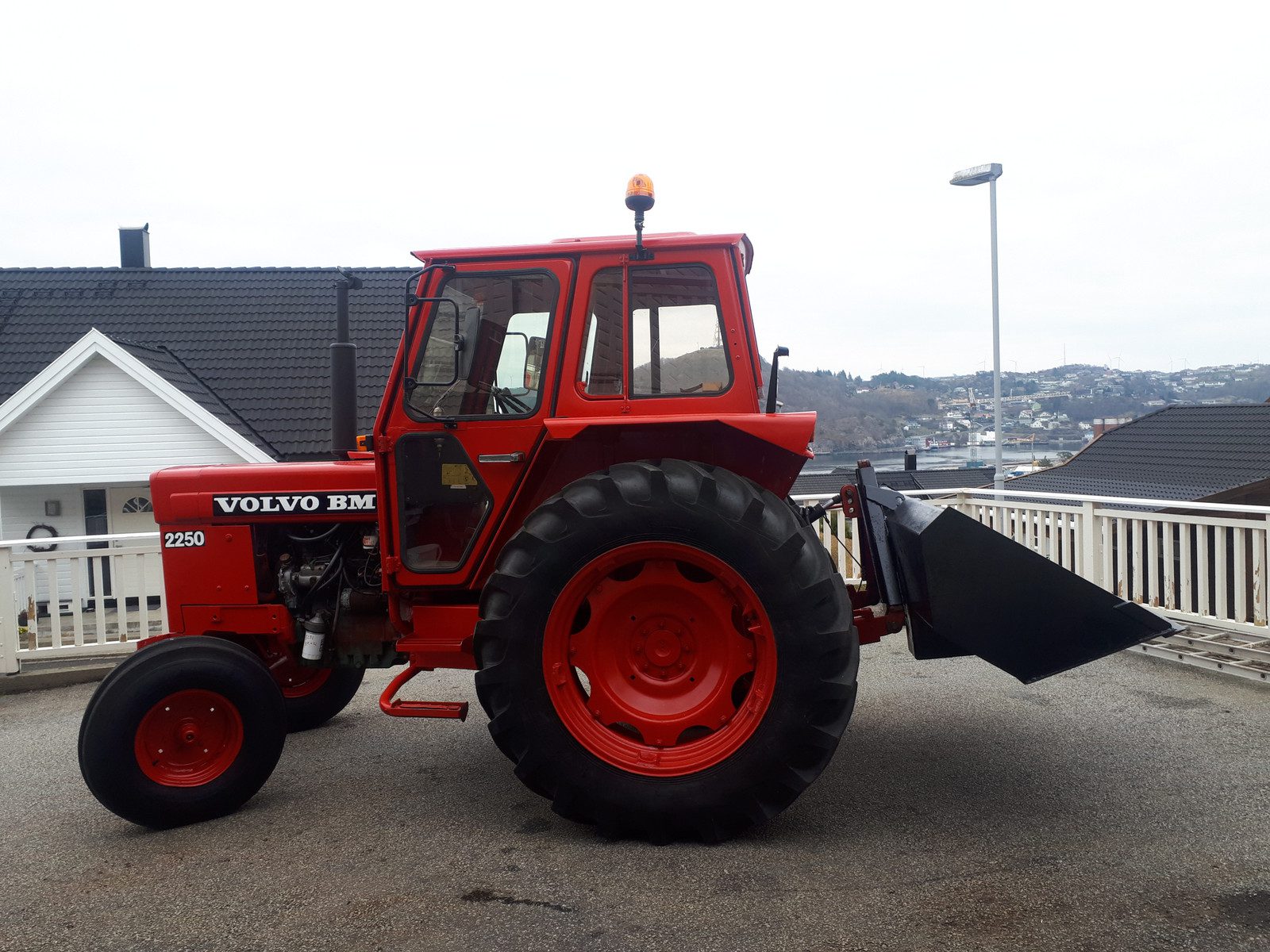 Volvo-2250-2.jpg Volvo 2250 - Imagen 1