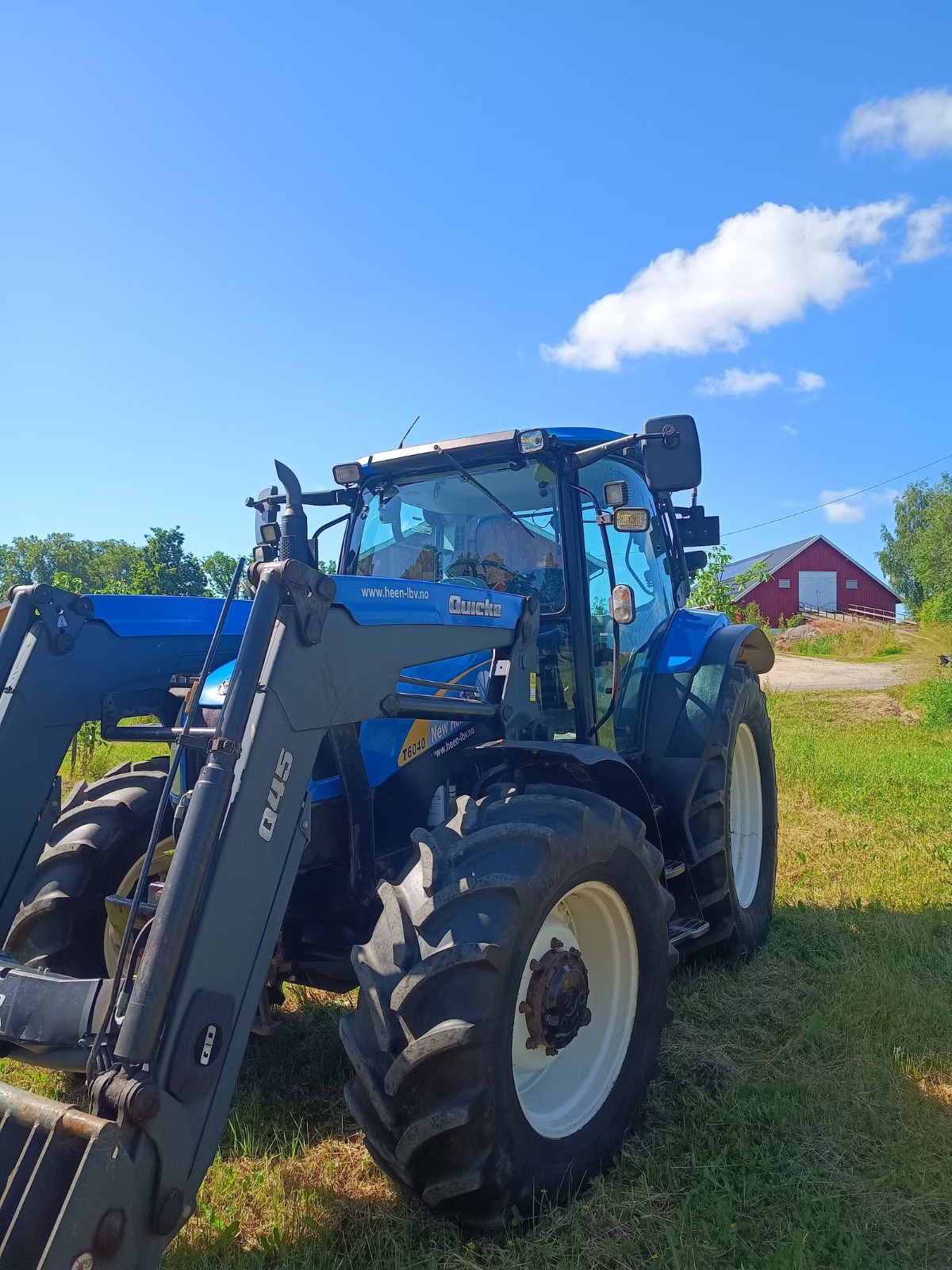 ca4c7dc7-b0b9-4adc-8c79-1c6f1901ec1b New Holland T6040 - Imagen 1
