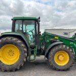 John Deere 6910